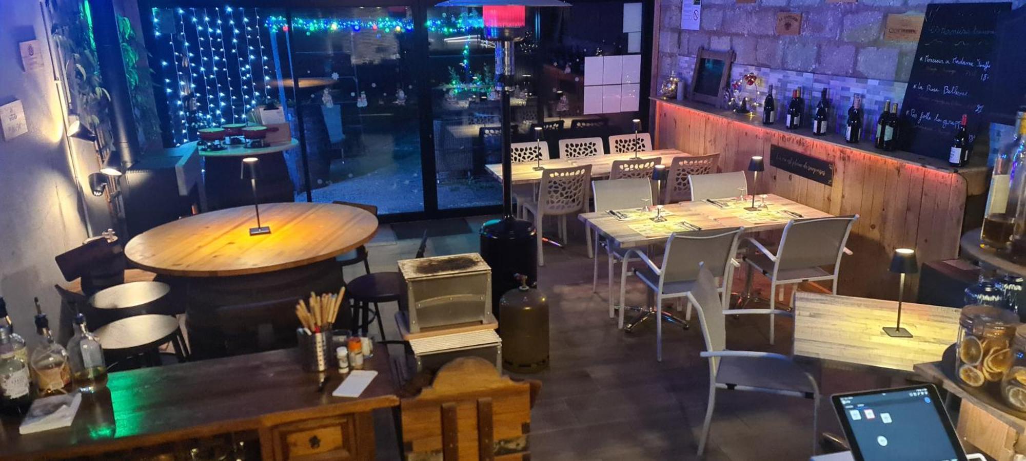 Gites De 2 A 11 Personnes Au Domaine D'Usson Echebrune Exterior foto